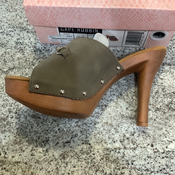 Cape Robbin Open Toe Heels Size: 8, Color: Taupe NWT - Picture 4 of 5